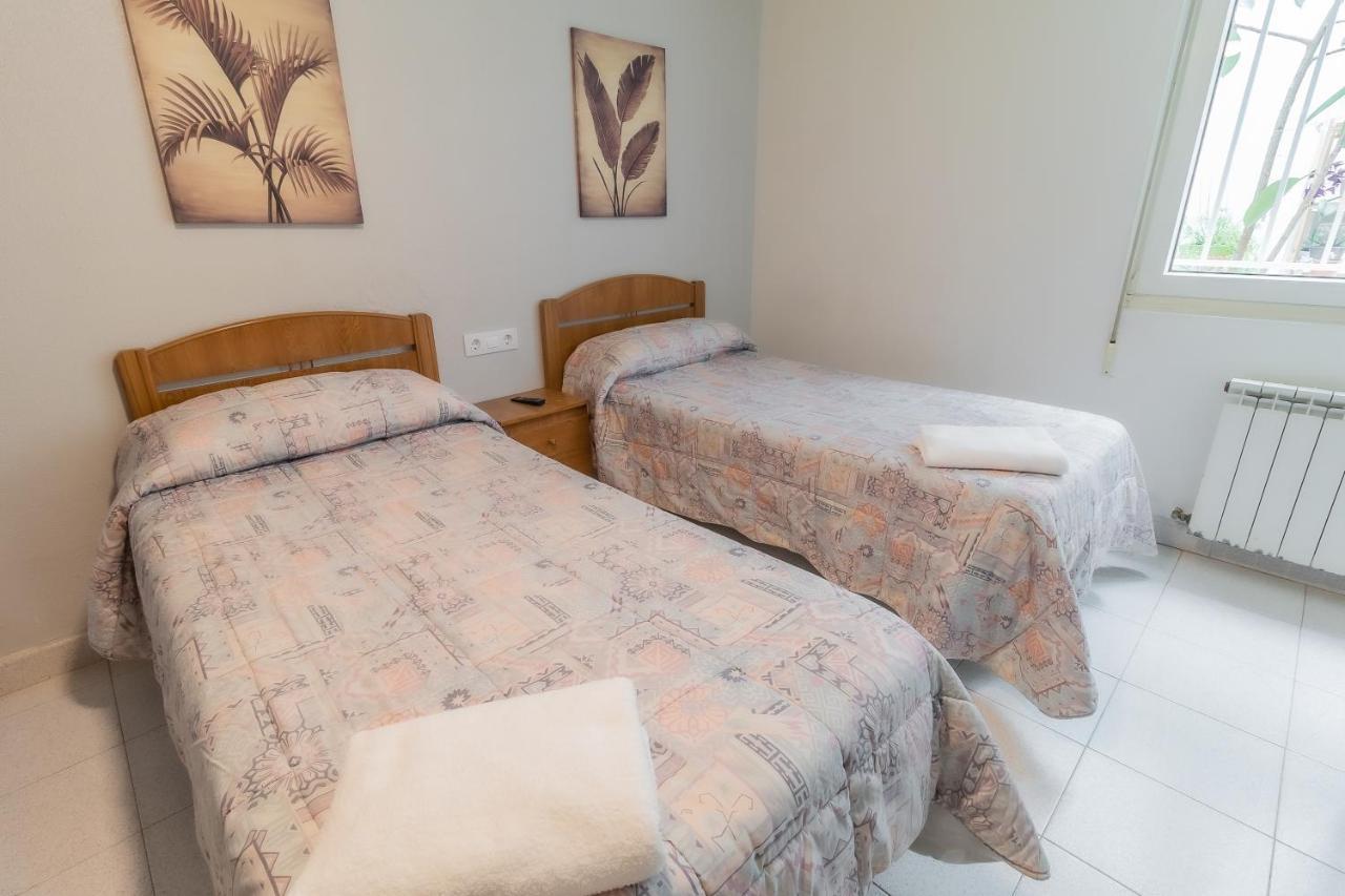 Hostal - Restaurante La Buena Villa By Vivere Stays Villalonquejar Bagian luar foto