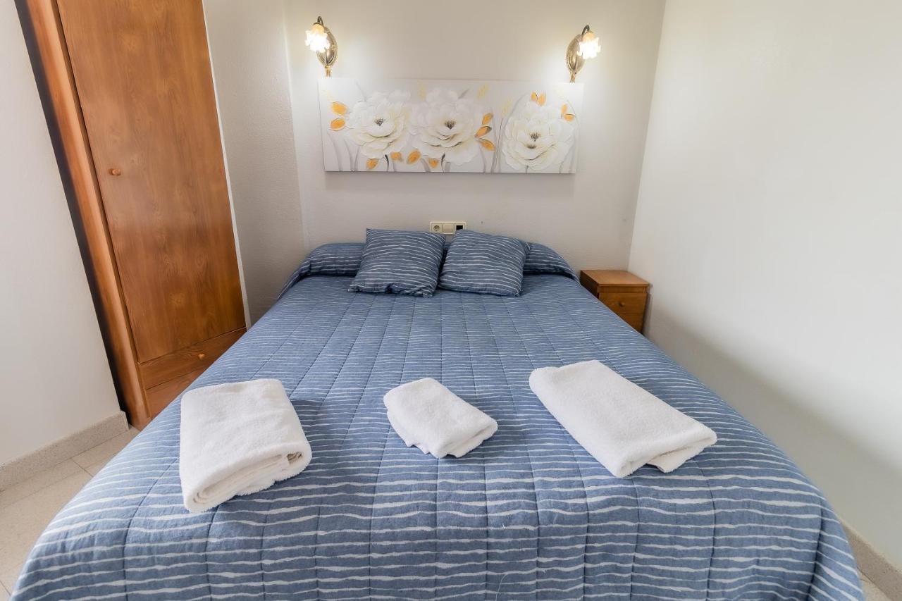 Hostal - Restaurante La Buena Villa By Vivere Stays Villalonquejar Bagian luar foto